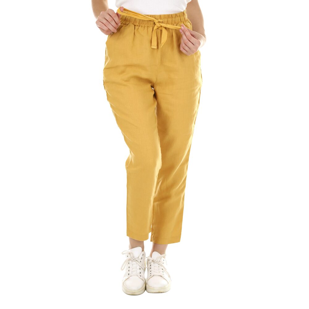 Pantalon ocre en lin, ceinture à nouer, coupe fuselée