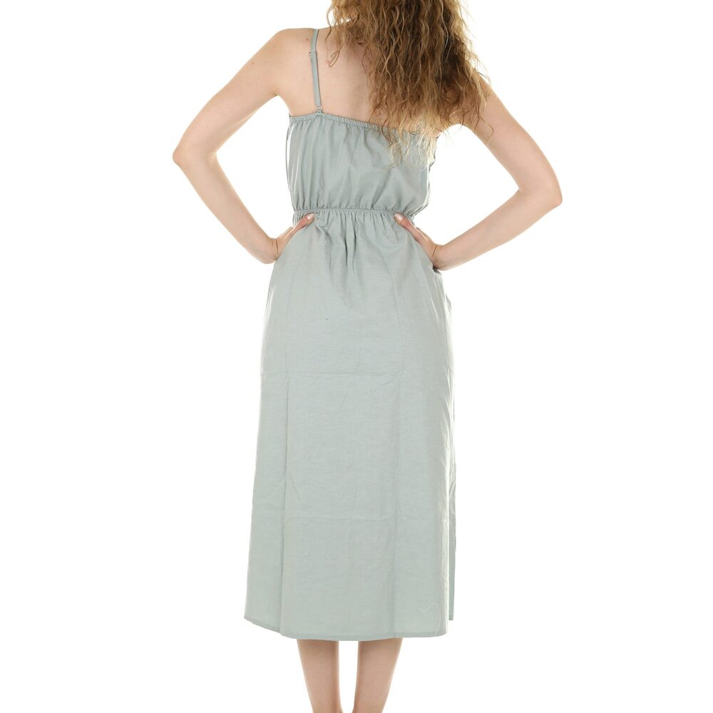 Robe longue vert sauge à fines bretelles, vue de dos