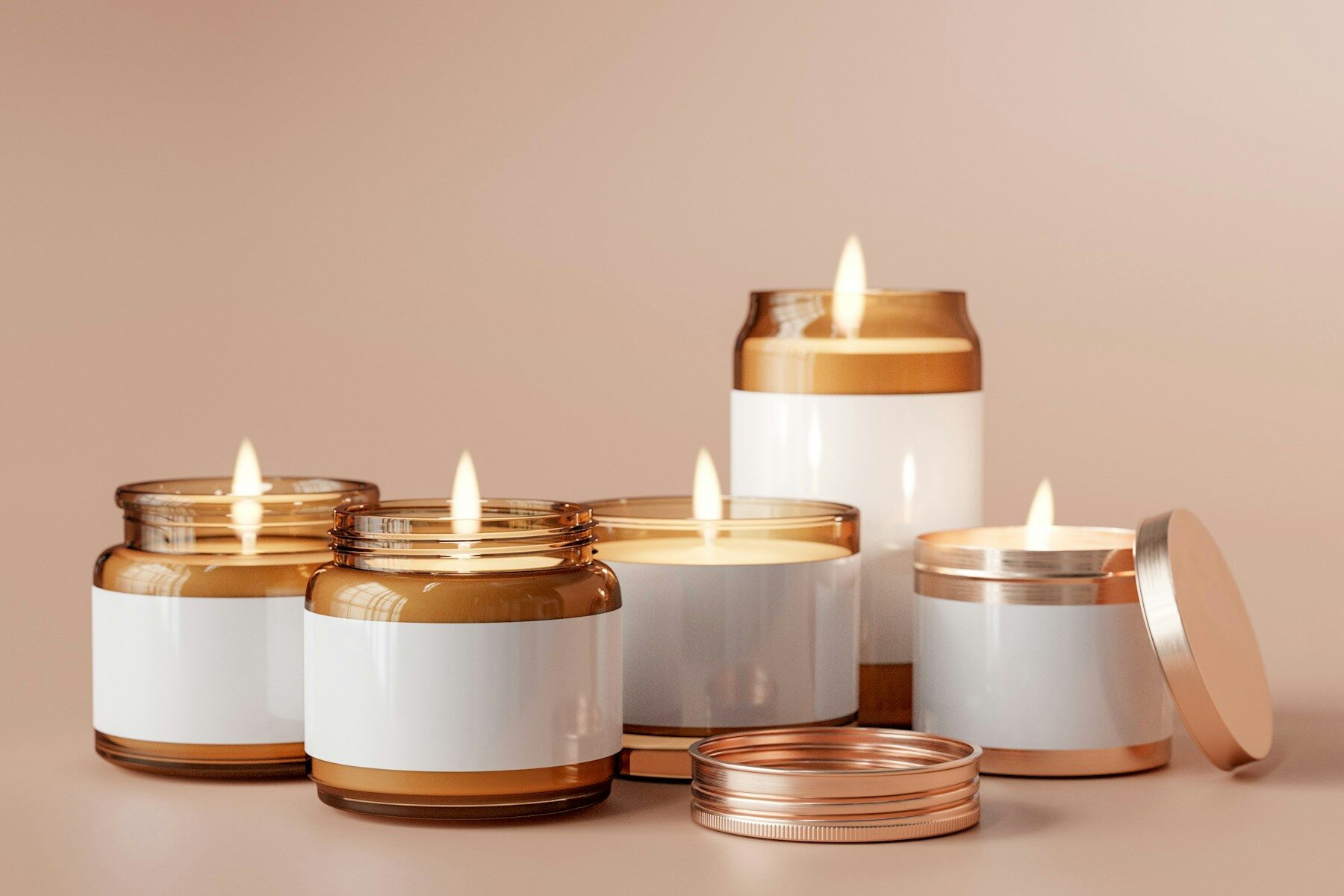 Bougies dans des pots de verre