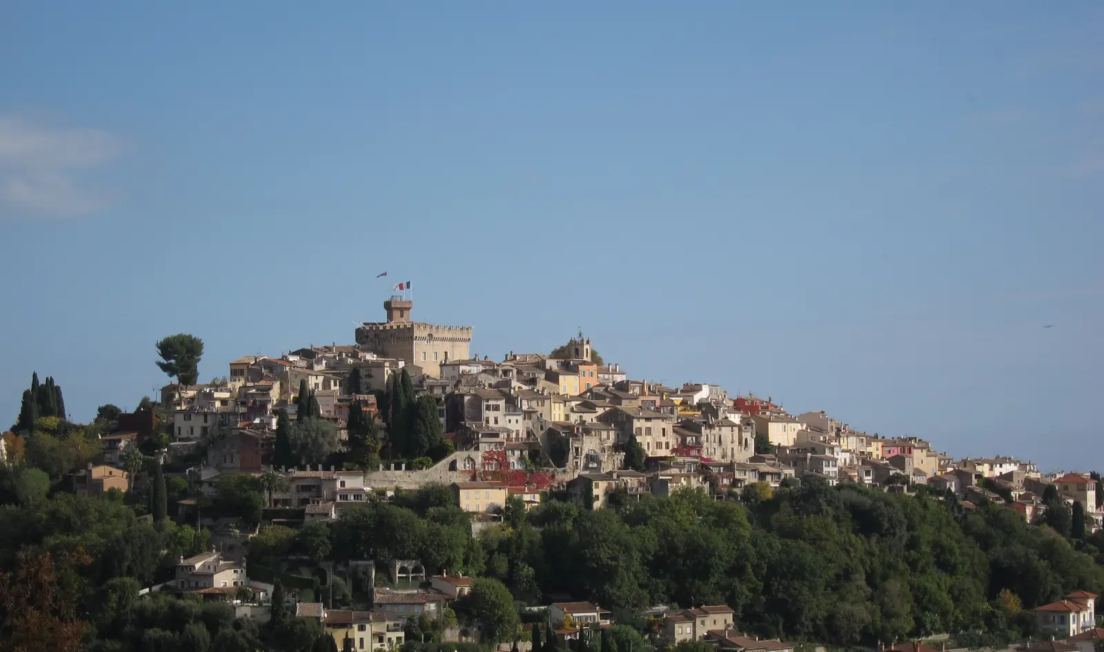 Le village médiéval du Haut-de-Cagnes surplombant la Côte d'Azur
