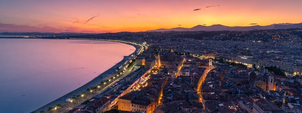 La baie des Anges et la Promenade des Anglais à Nice